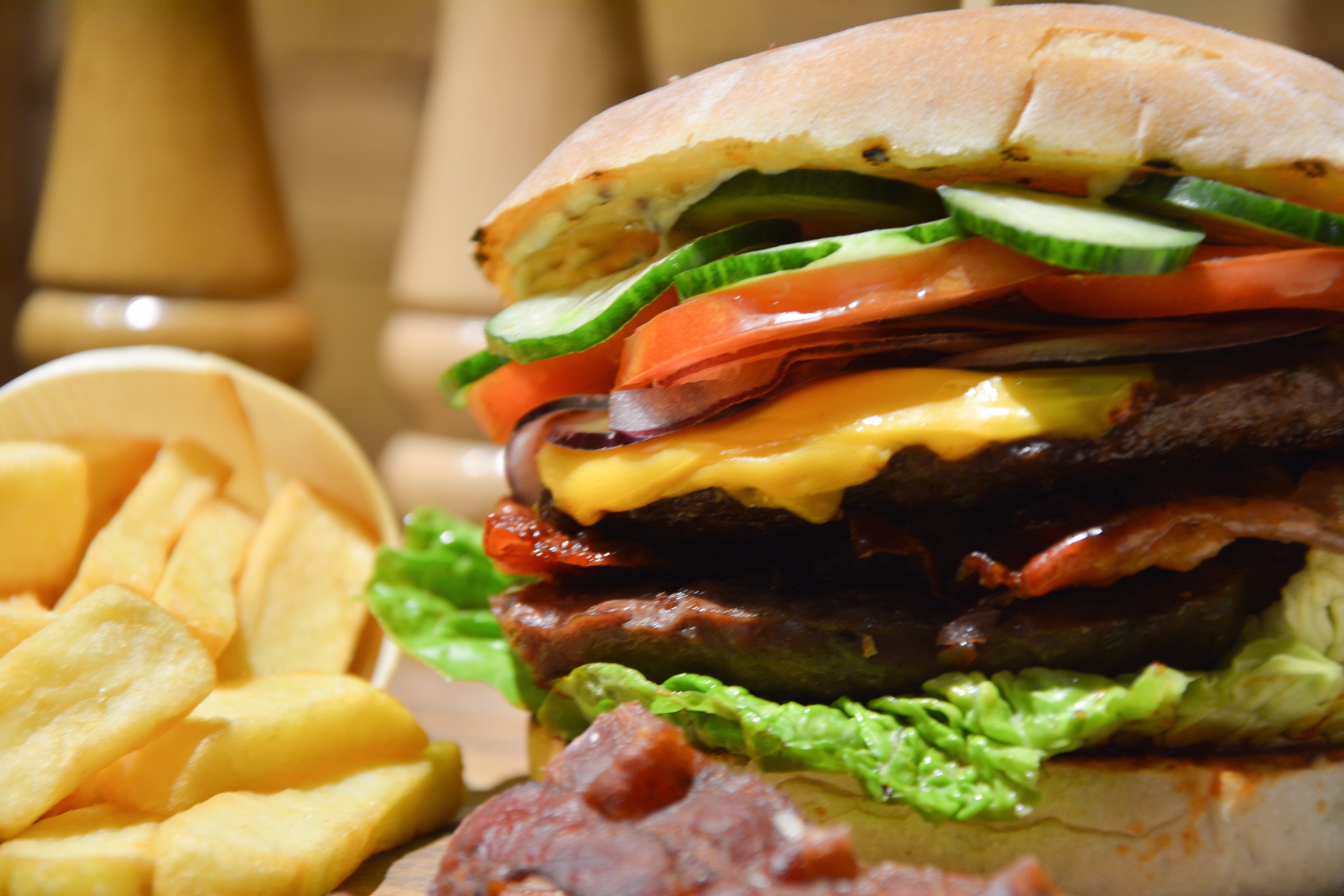 Firmowy Burger XXL (2x mięso) – Woł w Centrum